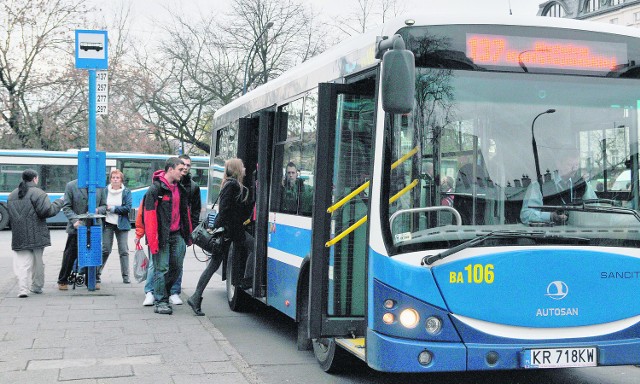 Mieszkańcy ul. Kuźnicy Kołłątajowskiej stracili bezpośredni dojazd do centrum