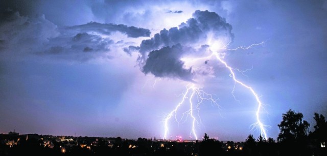 W piątek, 29 lipca, nad Poznaniem i Wielkopolską będą przechodzić silne ulewy oraz lokalne burze.