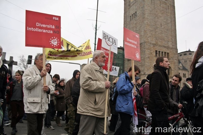 Pierwsze kroki manifestujący stawiali jak zawsze w okolicach...