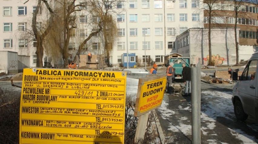 Przy ul. Głębokiej kończy się budowa parkingu UMCS