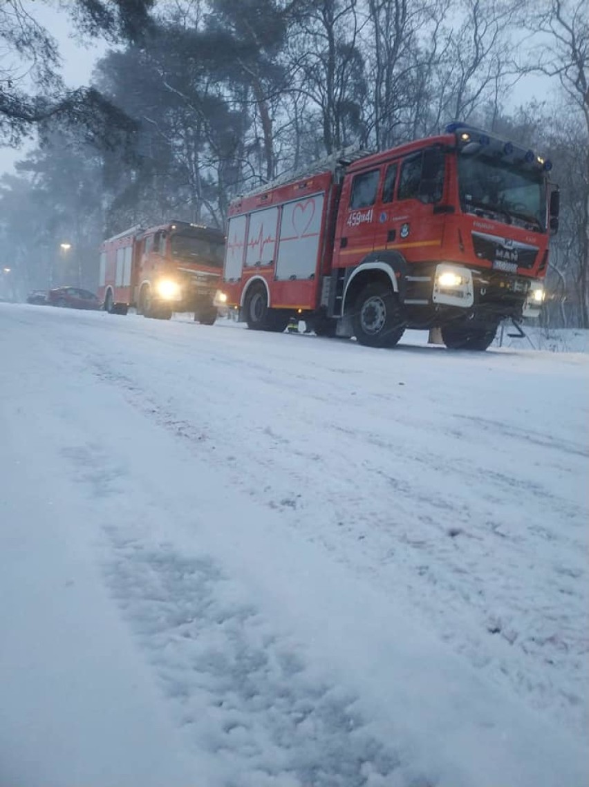 Strażacy z Łowicza i powiatu będą dowozić do punktu szczepień