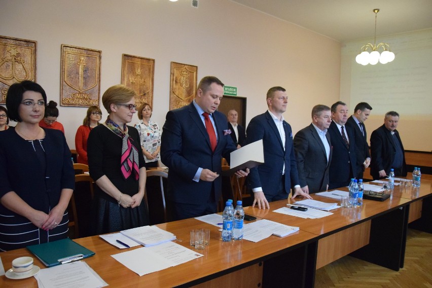 Sesja rady powiatu zawierciańskiego [FOTO]
