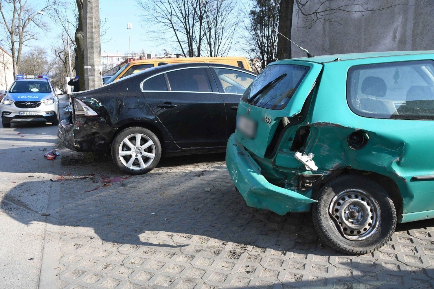 Trzy auta zderzyły się przy Wiśniowej w Kielcach. Duże