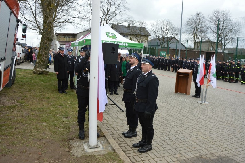 Strażacy OSP i mieszkańcy Łebuni zrobili wiele, żeby...