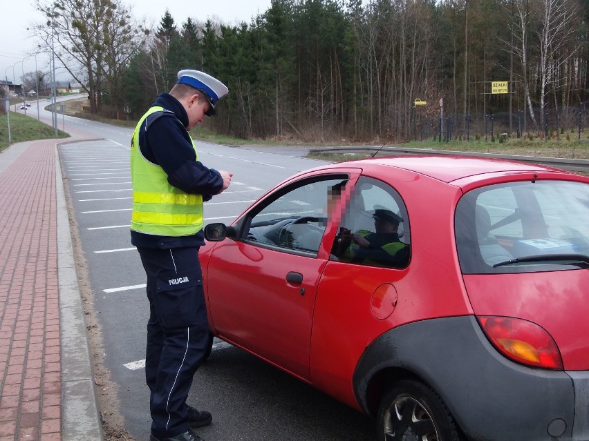 Wielkanoc na drogach. Policjanci wylegitymowali 196 kierowców 