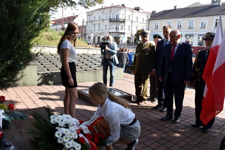 Piotrków: Upamiętnili rocznicę ataku ZSRR na Polską 17 września