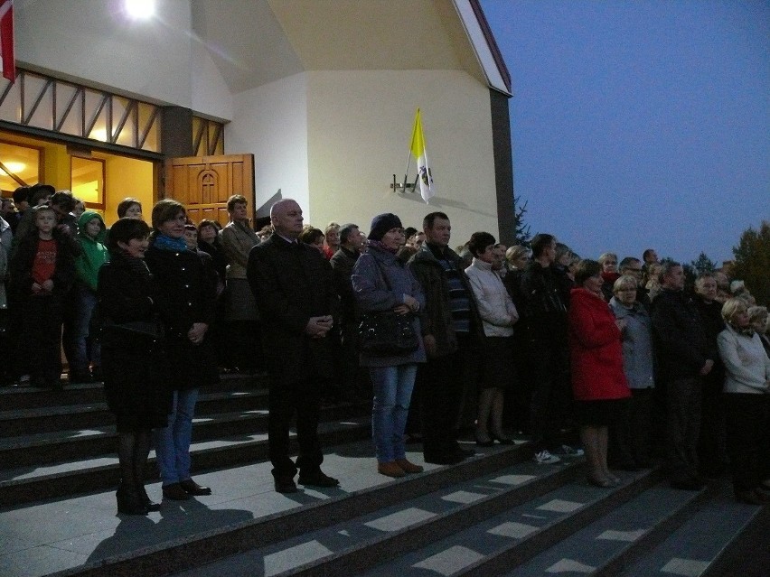 Relikwie papieża w Bełchatowie. Uroczysta msza święta w parafii Miłosierdzia Bożego [ZDJĘCIA]