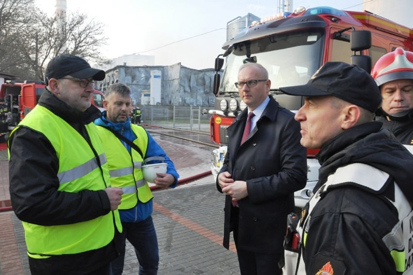 Pożar zakładu meblarskiego w Turku