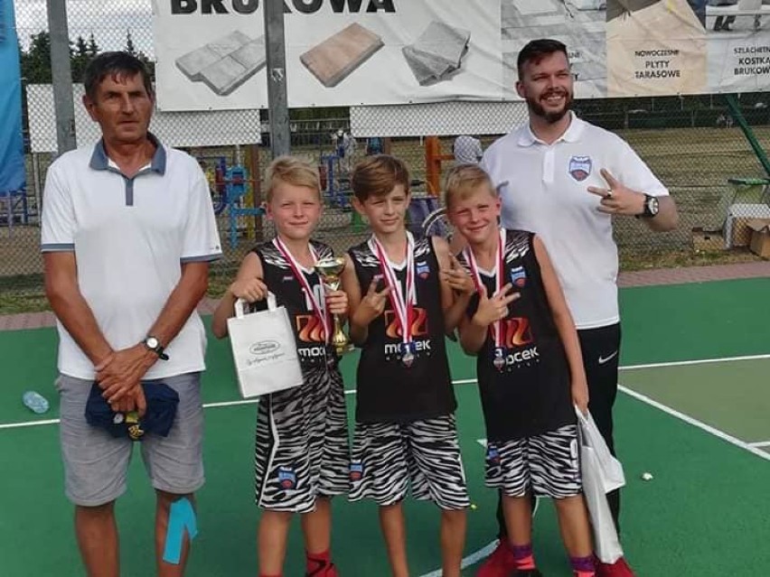 Maks Gawroński najlepszy w konkursie rzutów za 3 punkty podczas Ogólnopolskiego Turnieju Grześki Streetball Kalisz
