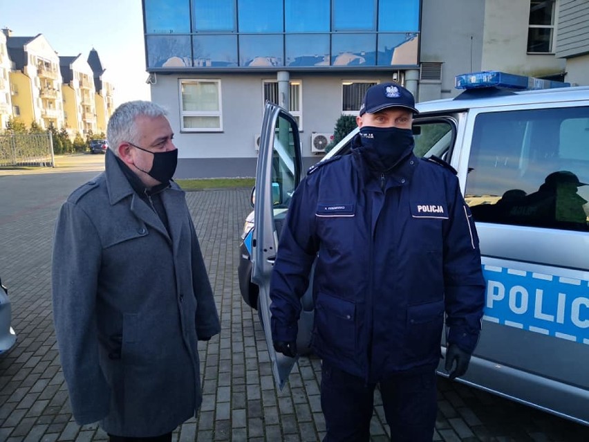 Szczecineckie samorządy wspomagają policję. Remont i radiowozy [zdjęcia]