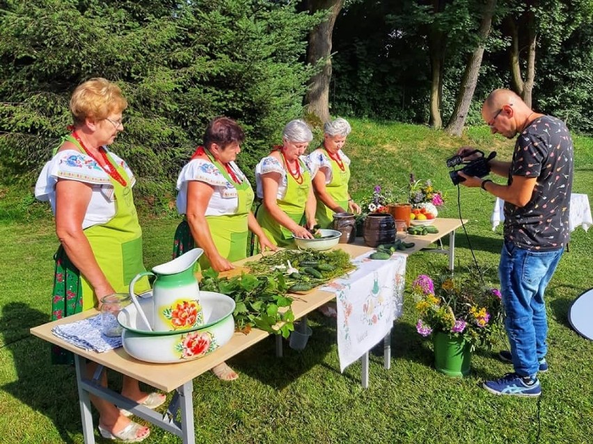 Jak ukisić ogórki i naszykować kluski ze skwarkami? PRZEPISY Radzą panie z Kół Gospodyń Wiejskich