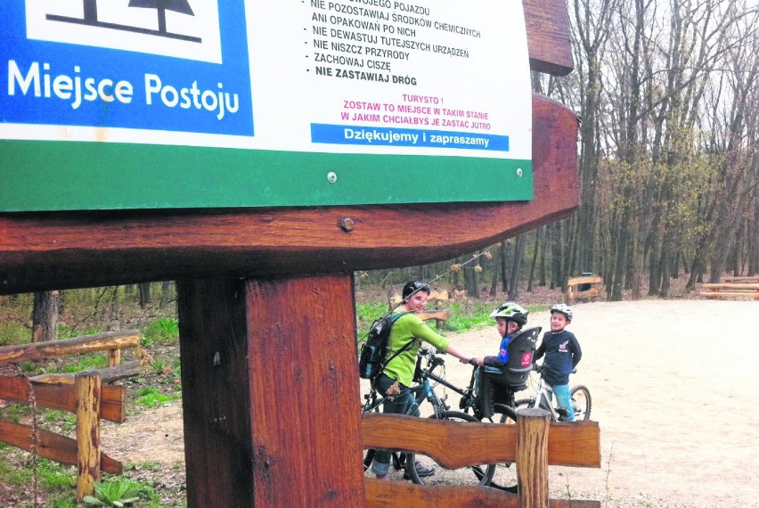 Zaczynamy niedaleko nadleśnictwa przy ulicy Wielopolskiej....