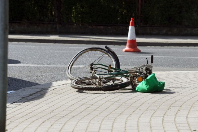 Tragedia w Paterku. Rowerzystka śmiertelnie potrącona przez samochód osobowy