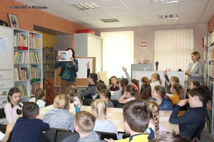 Projekt "Czytanie zbliża" w gminie Wieluń. Spotkania z autorami książek dla dzieci i piknik literacki [ZDJĘCIA]