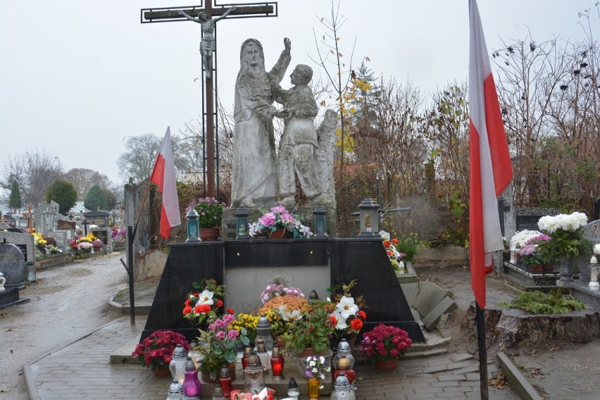 Gniew. Mieszkańcy składali się na odrestaurowanie miejsca pamięci pomordowanych podczas II wojny światowej [ZDJĘCIA]