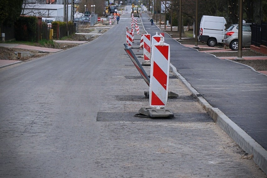 Złodzieje znów dali o sobie znać. Skradziono włazy do...