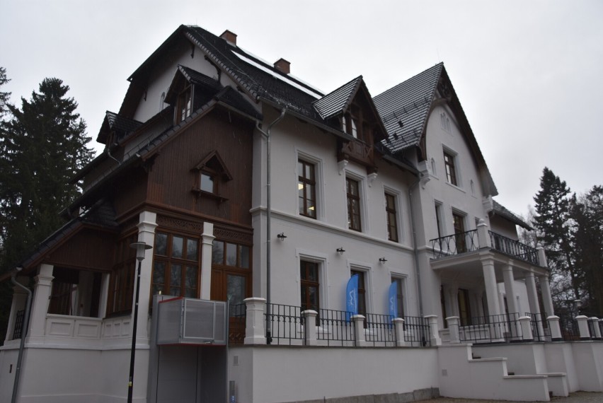 Urząd miejski w Głuszycy ma nowa siedzibę w dawnej willi Kaufmanów