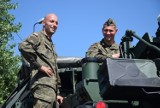 Wojskowy piknik w Jeleśni. Tłumy chętnych w kolejce do zdjęcia z czołgiem Leopard. Nowoczesny sprzęt, pokazy sprawności żołnierzy. ZDJĘCIA