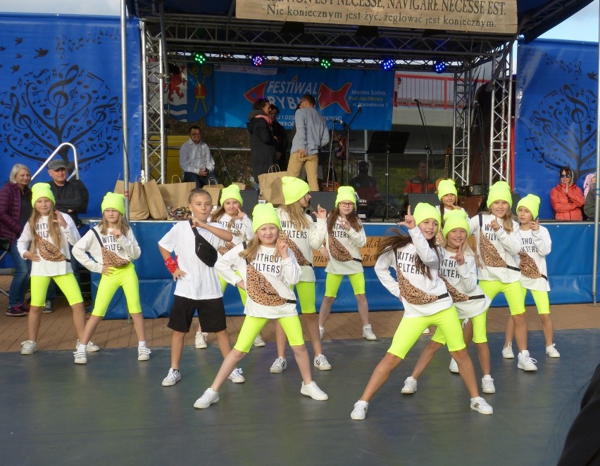 Taniec, śpiew, potrawy rybne i parada morska podczas Festiwalu Rybnego 