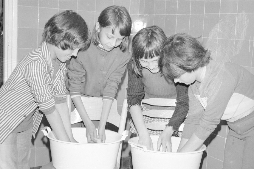 Na zdjęciu: kolonie dla dzieci w Warszawie.


1977 rok