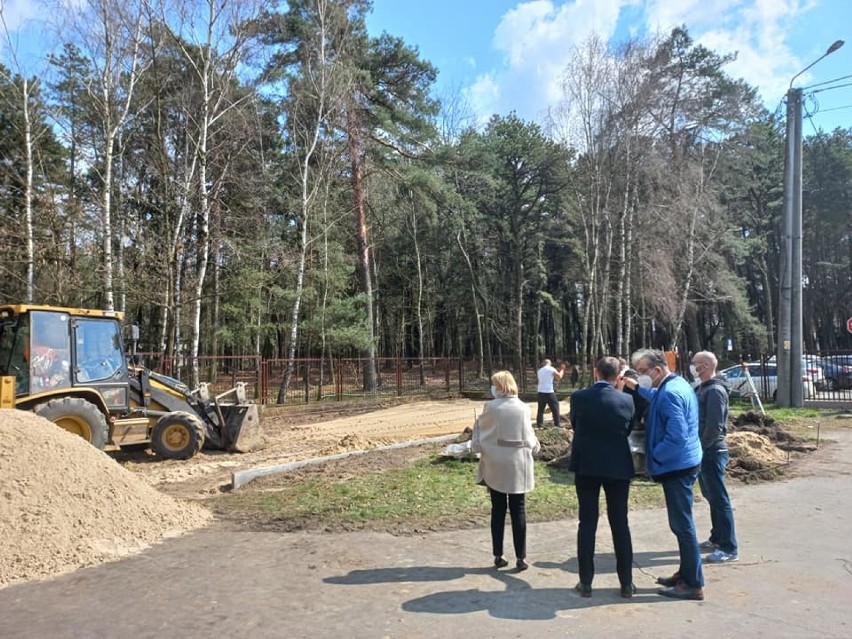 Przy szpitalu w Wolicy trwają przygotowania punktu szczepień powszechnych. ZDJĘCIA