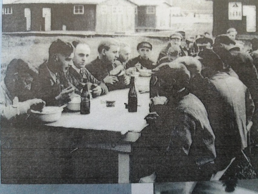 Niemieccy robotnicy przy kufelku piwa.