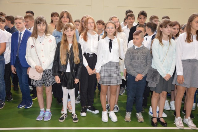 Jako pierwsi nowy rok szkolny zainaugurowali uczniowie najstarszych klas Szkoły Podstawowej nr 8 w Lęborku.