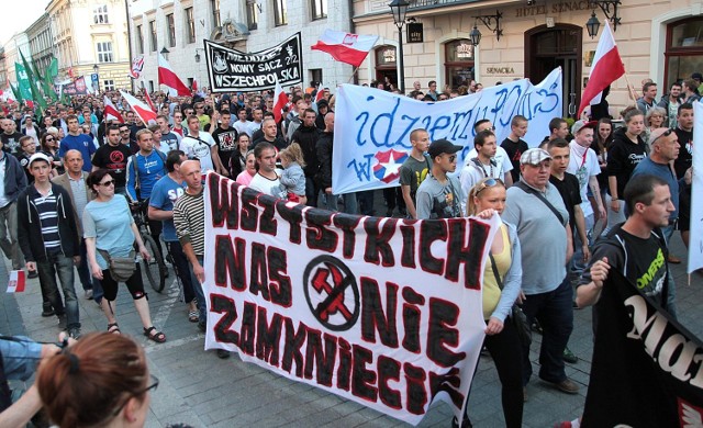 Antyrządowa demonstracja w Krakowie [NOWE ZDJĘCIA]