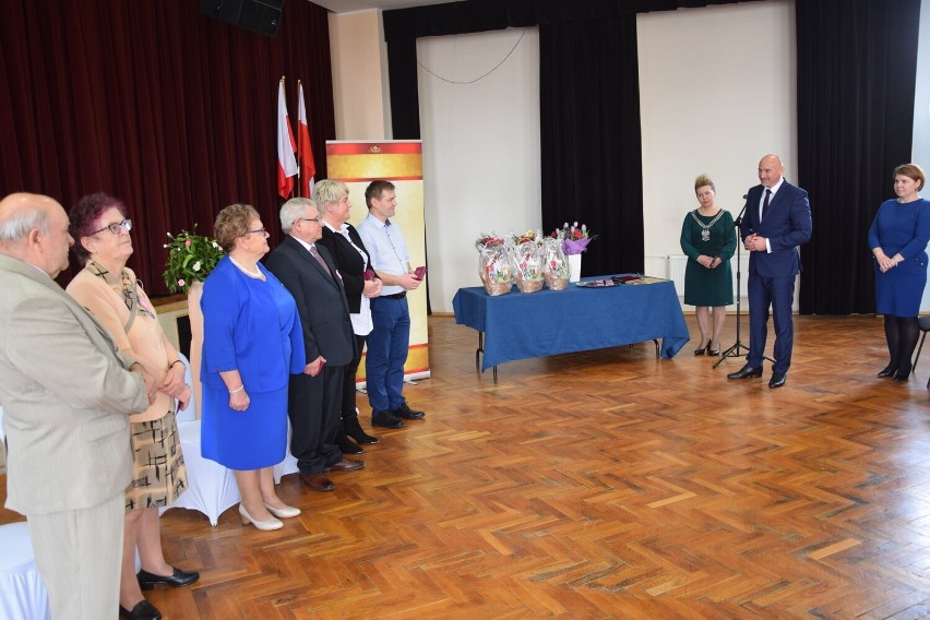 Dziewięć par z gminy Wicko świętowało "Złote Gody". Z tej okazji Jubilaci otrzymali medale do prezydenta RP