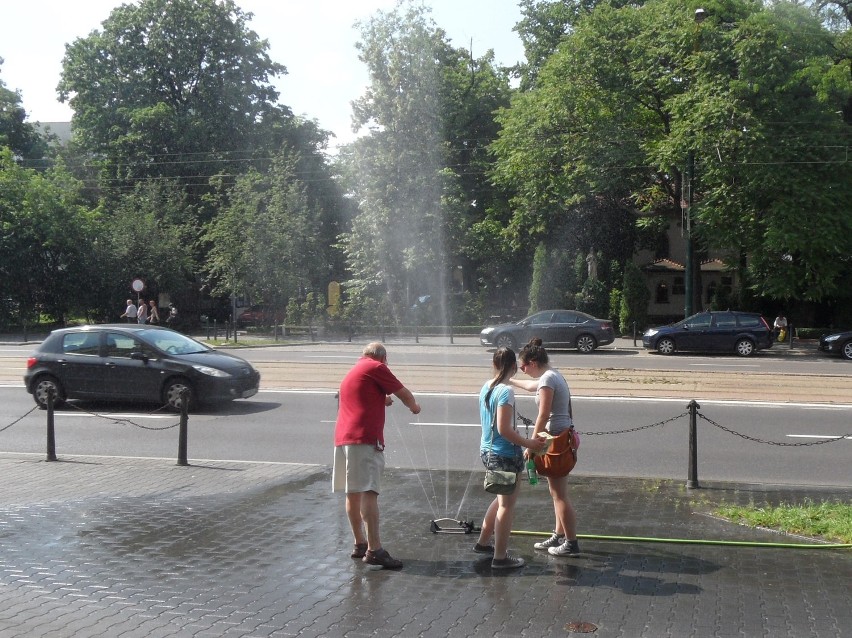 Kurtyny wodne stanęły w Sosnowcu. Fontanny też działają [ZDJĘCIA]