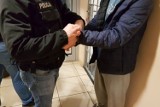Nastoletni diler narkotykowy zatrzymany przez policjantów ze Szczucina. Udzielał środki odurzające swoim rówieśnikom
