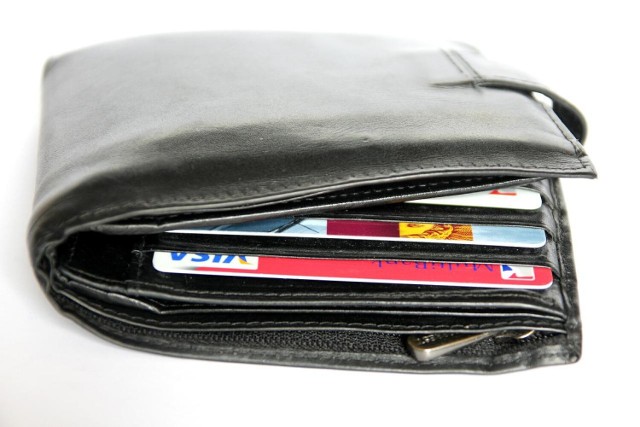 Kaliscy policjanci poszukują właściciela portfela, który został odnaleziony autobusie KLA