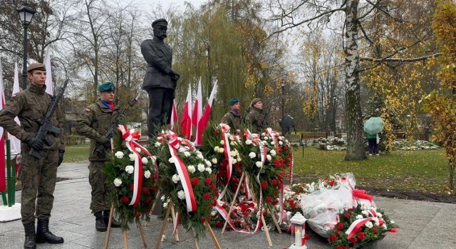 Pomnik Marszałka Józefa Piłsudskiego odsłonięto w niedzielę 19 listopada