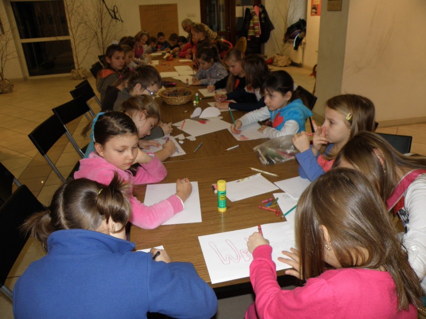 Ferie 2013 w Mysłowicach: W centrum i w Morgach dzieciaki rysują, przebierają sę i bawią się w teatr