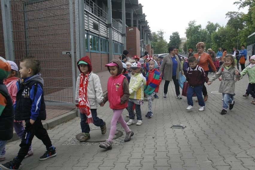 Przedszkolaki z wizytą w klubie Miedź Legnica