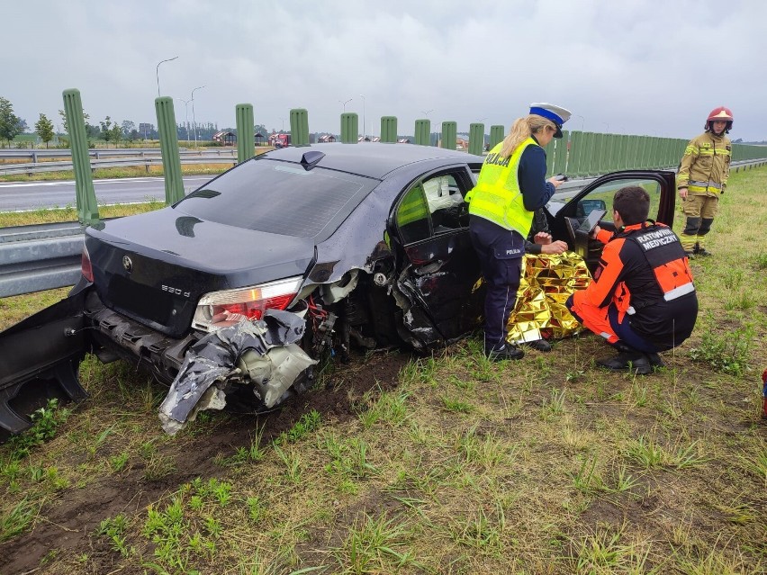 Wypadek na S5. Samochód uderzył w bariery w Modliszewku