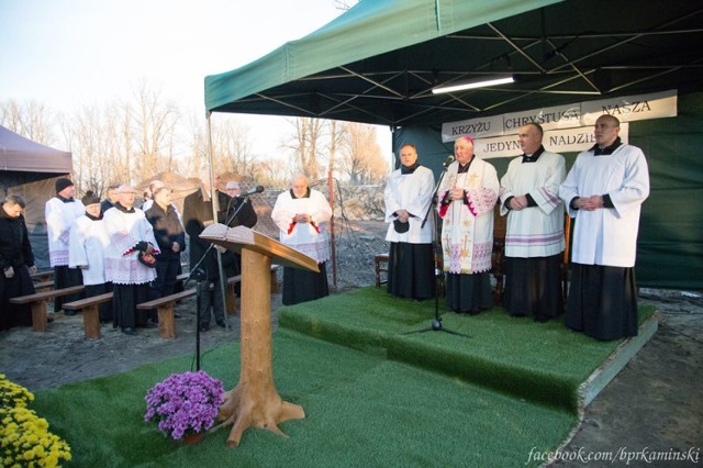 Nabożeństwo na placu budowy przy ul. Podskarbińskiej