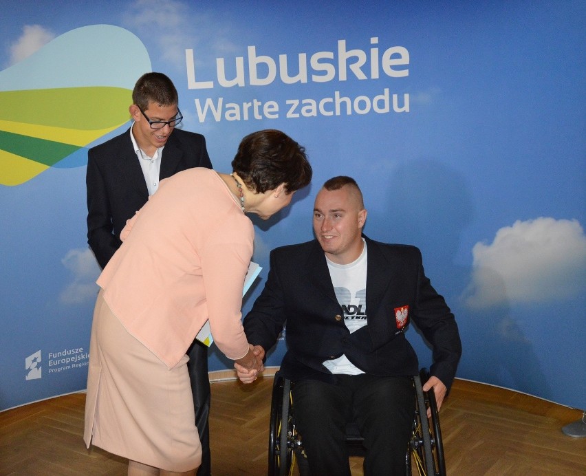 Paraolimpijczyków przyjęto także w Urzędzie Marszałkowskim [WIDEO, ZDJĘCIA]