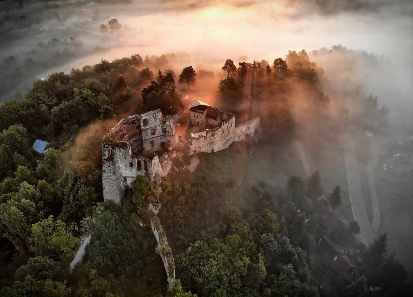 Za zdjęcie z lotu ptaka przedstawiające Zamek Kamieniec w...