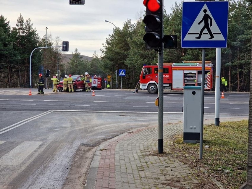 Kolizja na DK 94 w Bolesławiu. Samochód osobowy zderzył się...