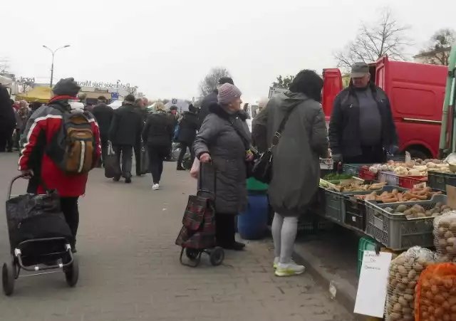 Ceny warzyw i owoców na targowisku Korej sprawdzisz na kolejnych slajdach>>>