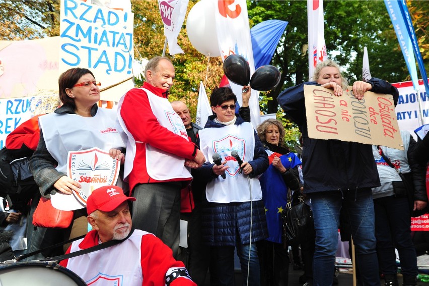 Protest nauczycieli ZNP 14.10.2015 w Warszawie. Podobnie ma...