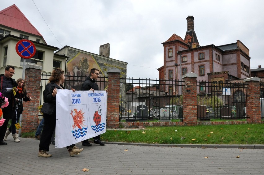 Kilkadziesiąt osób ze Słupska wzięło udział w marszu...