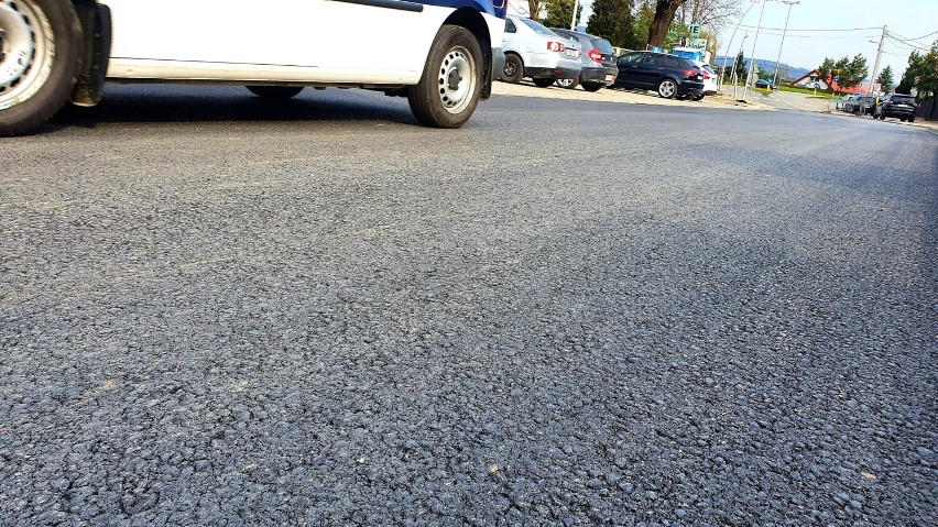Ul. Starowiejska ma już pierwszą warstwę asfaltu