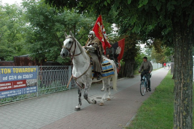 Husaria w drodze na zamek