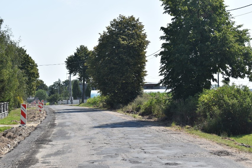 Trwa remont drogi w Czerminie