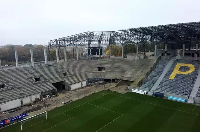 Stadion Pogoni na przełomie października i listopada.