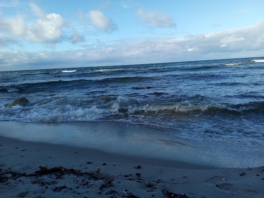 Wędrówka polskimi plażami. Tak wyglądają różne odcinki wybrzeża. Zobacz etapy jesiennej wędrówki