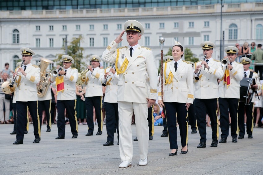 Festiwal Orkiestr Wojskowych państw NATO. Na placu Piłsudskiego zagrali mundurowi