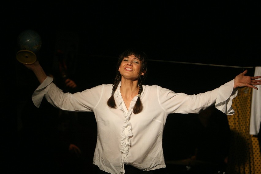 Karin Stanek, Teatr Korez